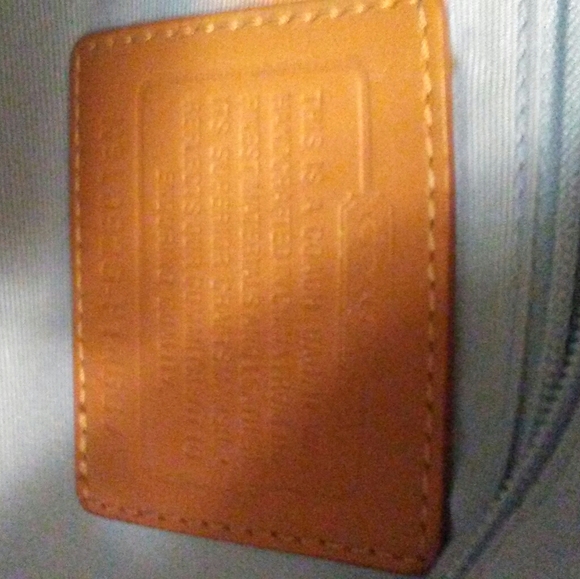 Handbags - Picture 10 of 16